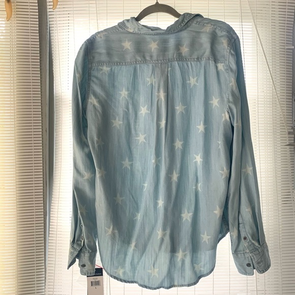 Chaps Blue/White Star Print Chambray Button Down Dress Shirt. Size L. - Picture 3 of 5